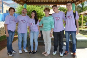 Alguns estudantes indo para o aeroporto