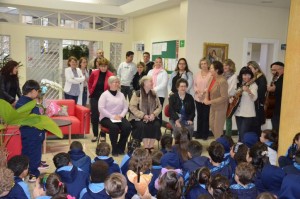 Apresentação canção Julinha, a menina girassol