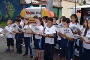 Educandos se apresentam na praça