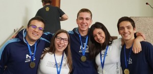 Estudantes foram agraciados com a Medalha Sempre Notre Dame