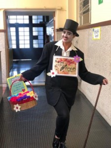 A gentil Iara Gomes, bibliotecária do ND Rainha