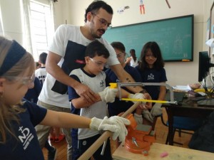 Facilitador é responsável por orientar os estudantes e seus projetos